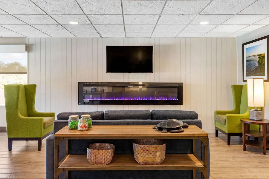 Comfort Suites Southport - Oak Island hotel detail image 6