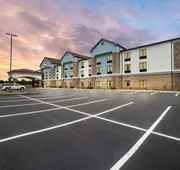 Comfort Suites Jackson I-40 hotel detail image 4