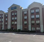 Clarion Pointe Greensboro Airport hotel detail image 5