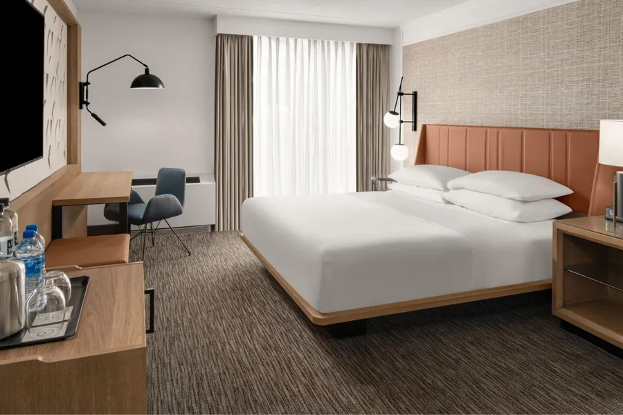 Sheraton Milwaukee Brookfield Hotel hotel detail image 2