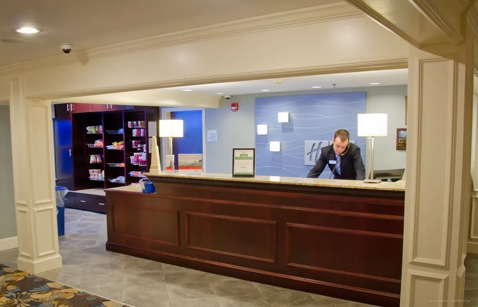 Holiday Inn Express & Suites Merrimack – Nashua by IHG hotel detail image 6