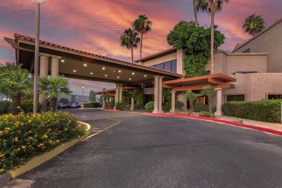 Best Western Plus Scottsdale Thunderbird Suites hotel detail image 2