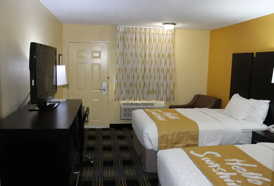 Days Inn by Wyndham Canton hotel detail image 6