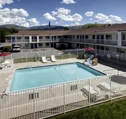 Super 8 by Wyndham Woods Cross/Salt Lake City North hotel detail image 3