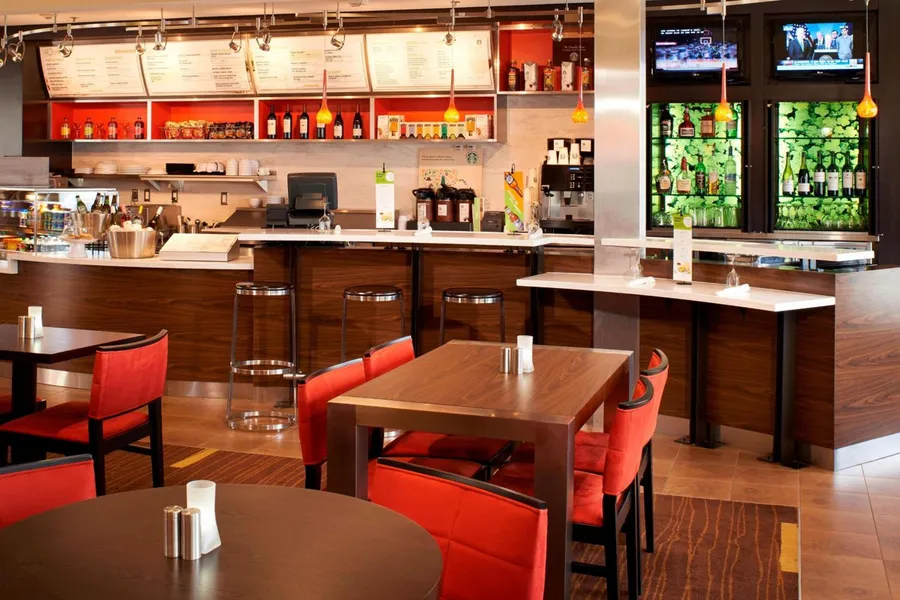 Courtyard by Marriott Toledo Airport Holland hotel detail image 2