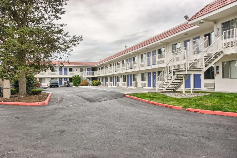 Motel 6 Everett, WA - South hotel detail image 2