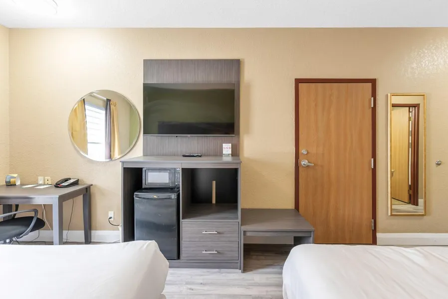 Quality Inn & Suites hotel detail image 6