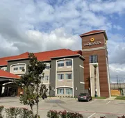 La Quinta Inn & Suites by Wyndham Port Arthur hotel detail image 3