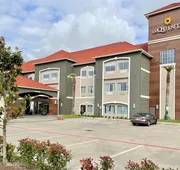 La Quinta Inn & Suites by Wyndham Port Arthur hotel detail image 4