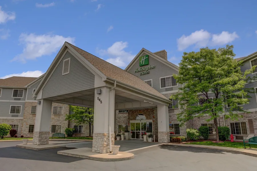 Holiday Inn Hotel & Suites-Milwaukee Airport by IHG hotel detail image 2
