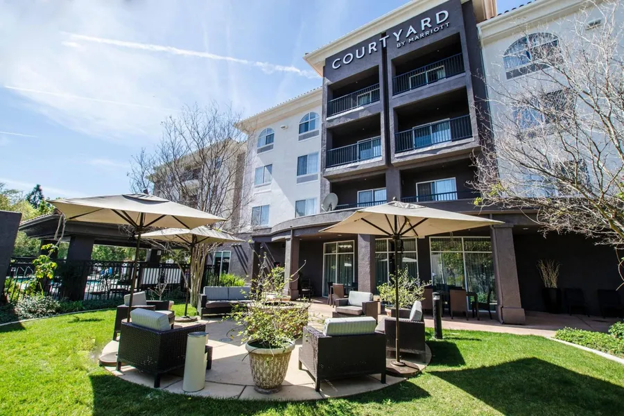 Courtyard by Marriott Ventura Simi Valley hotel detail image 2