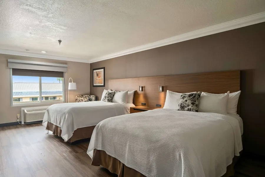 Best Western Plus Newport Mesa Inn hotel detail image 6