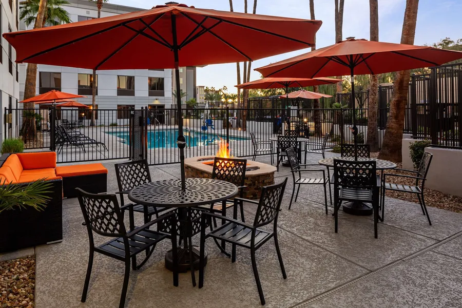 Hampton Inn Phoenix-Biltmore hotel detail image 2