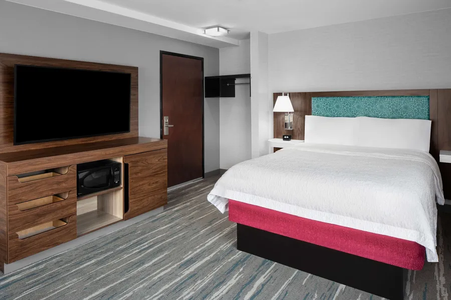 Hampton Inn Phoenix-Biltmore hotel detail image 6