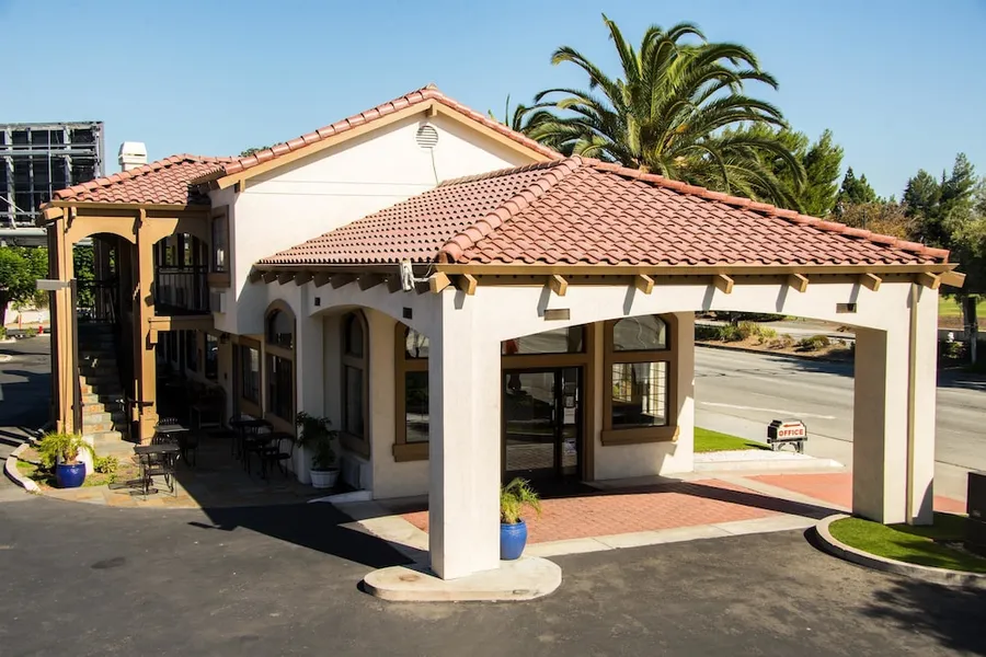 SureStay Plus by Best Western Santa Clara Silicon Valley hotel detail image 2