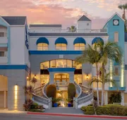 Best Western Plus Marina Shores Hotel hotel detail image 5