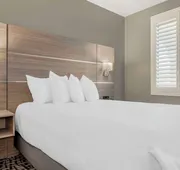 Best Western Plus Lake Elsinore Inn & Suites hotel detail image 7