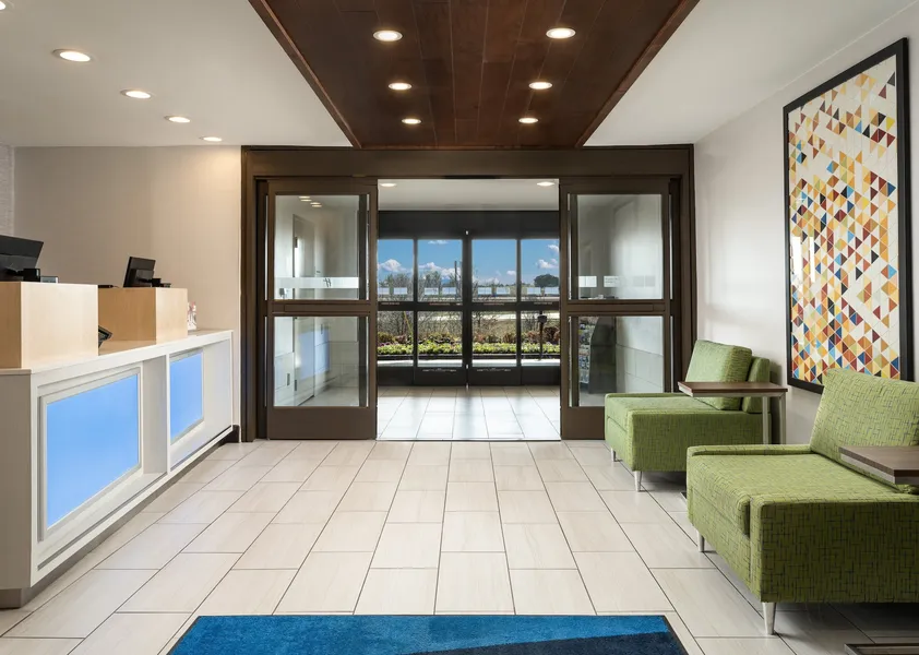 Holiday Inn Express & Suites Olive Branch by IHG hotel detail image 2