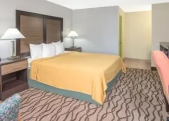 Days Inn Rolla MO hotel thumbnail 6