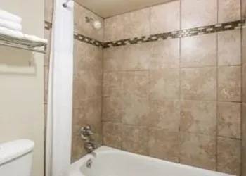 Days Inn Rolla MO hotel thumbnail 7