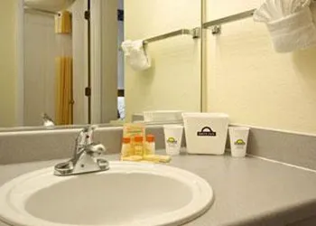 Days Inn Rolla MO hotel thumbnail 8