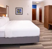 Holiday Inn Express Hotel & Suites Urbana-Champaign by IHG hotel detail image 4
