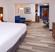 Holiday Inn Express Hotel & Suites Urbana-Champaign by IHG hotel detail image 5