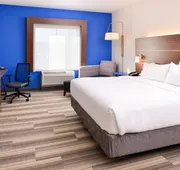 Holiday Inn Express Hotel & Suites Urbana-Champaign by IHG hotel detail image 7
