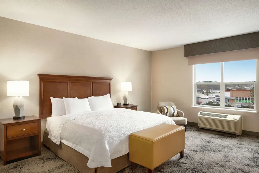 Hampton Inn & Suites Exeter hotel detail image 6
