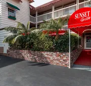 Ramada by Wyndham Costa Mesa/Newport Beach hotel detail image 3