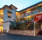 Ramada by Wyndham Costa Mesa/Newport Beach hotel detail image 4