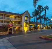 Ramada by Wyndham Costa Mesa/Newport Beach hotel detail image 5
