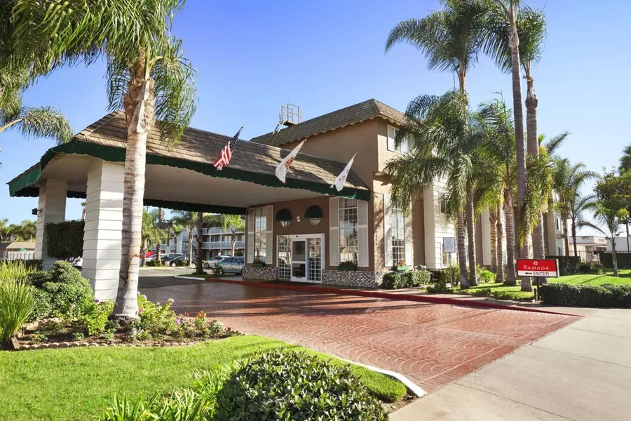 Ramada by Wyndham Costa Mesa/Newport Beach hotel detail image 6