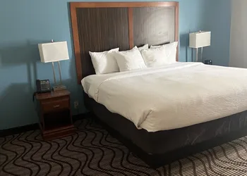 La Quinta Inn & Suites Mathis hotel thumbnail 6