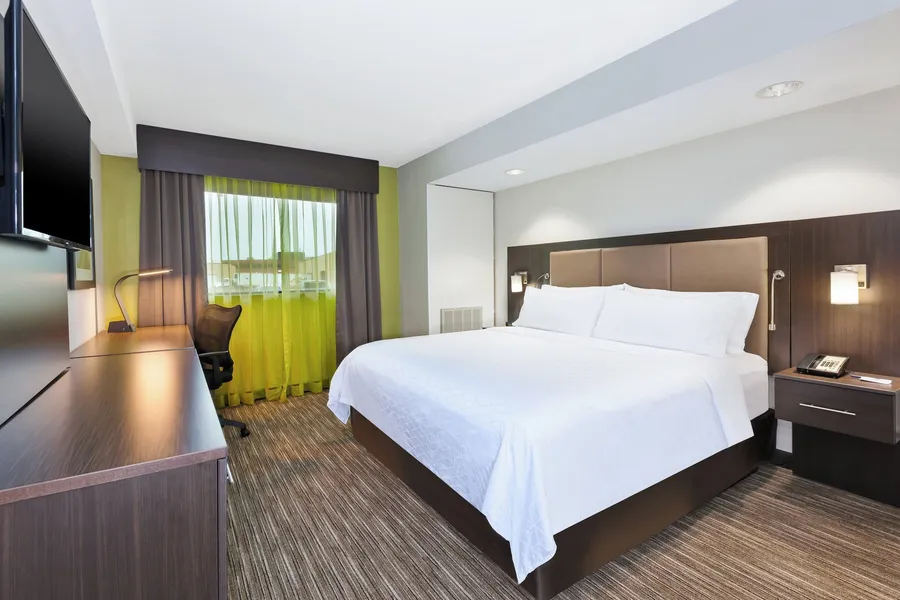 Holiday Inn Express Winnipeg Airport - Polo Park by IHG hotel detail image 6
