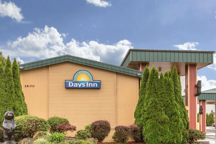 Days Inn by Wyndham Black Bear hotel detail image 2