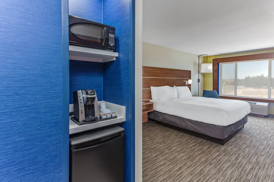 Holiday Inn Express & Suites Elk Grove West I-5 by IHG hotel detail image 6