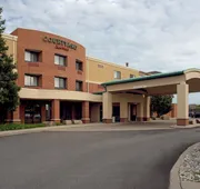 Courtyard by Marriott Hamilton hotel detail image 4