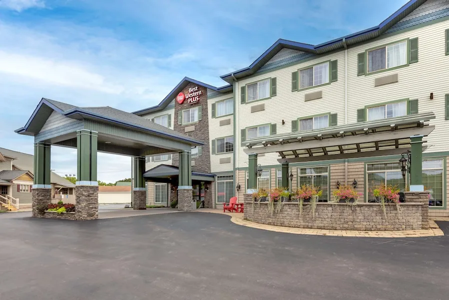 Best Western Plus Vineyard Inn & Suites hotel detail image 2