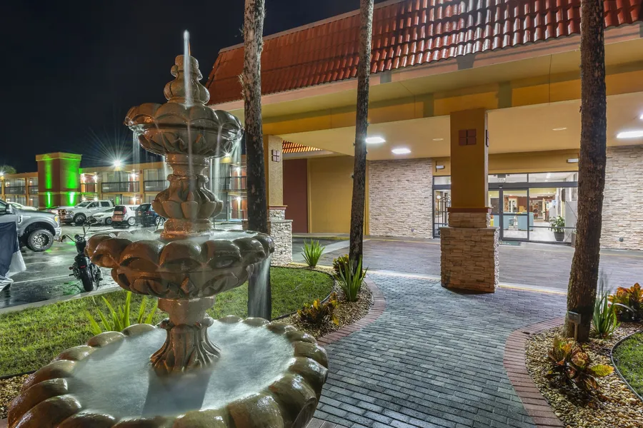 Quality Inn & Suites Palatka Riverfront hotel detail image 2