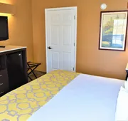 Baymont by Wyndham Forest City hotel detail image 3