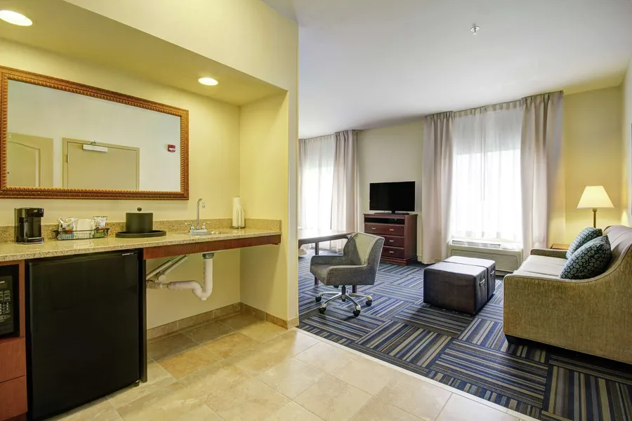 Hampton Inn & Suites Alexandria hotel detail image 6