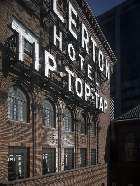 Warwick Allerton - Chicago hotel detail image 2