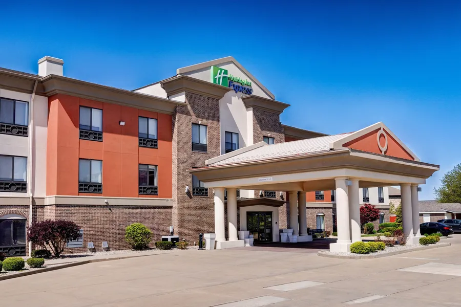 Holiday Inn Express & Suites Shelbyville Indianapolis by IHG hotel detail image 2