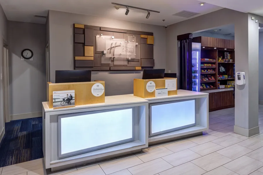 Holiday Inn Express & Suites Shelbyville Indianapolis by IHG hotel detail image 6