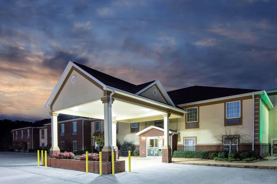 La Quinta Inn by Wyndham Calhoun South I-75 hotel detail image 2
