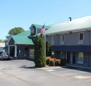 Douglas Inn And Suites hotel detail image 3