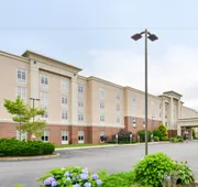 Hampton Inn & Suites Plymouth hotel detail image 3
