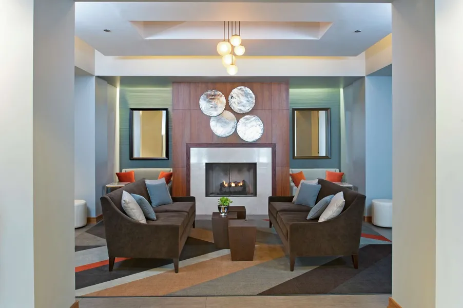 DoubleTree by Hilton Chicago - North Shore Conference Center hotel detail image 2