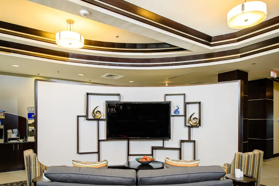Holiday Inn Express & Suites Austin NW - Arboretum Area by IHG hotel detail image 2